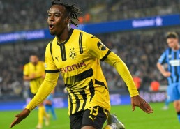 金年会app-法甲经典比赛战术策略分析与成功要素解读